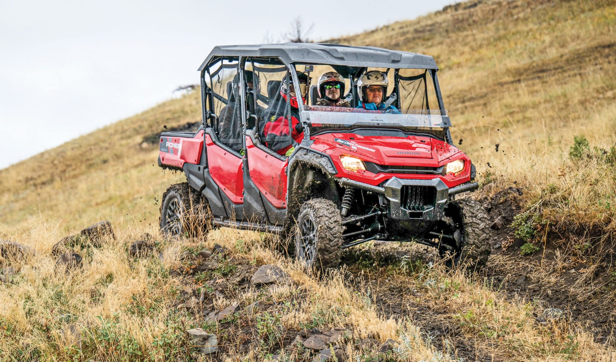 UTV TEST: 2023 HONDA PIONEER 1000-6 DELUXE CREW - Dirt Wheels Magazine